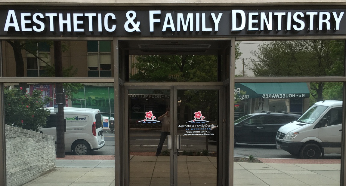 Front entrance of Aesthetic and Family Dentistry of Washington
