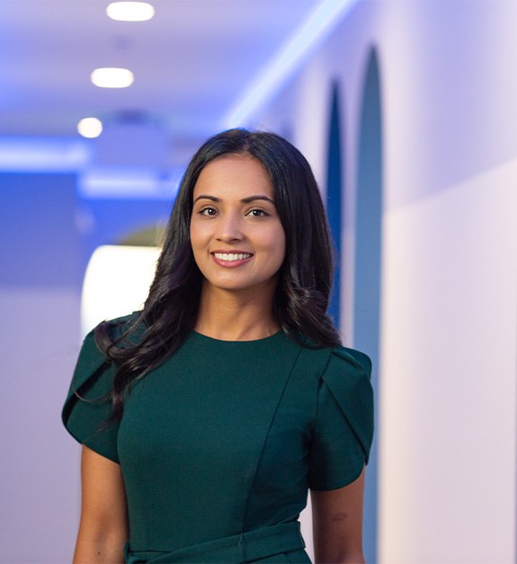 Dental assistant Khina